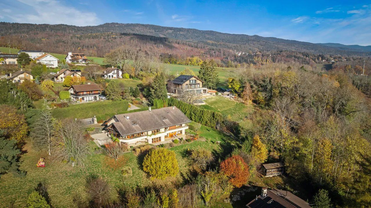 Propriété D'exception Avec Vue Sur Le Mont Blanc Au Dessus De Nyon