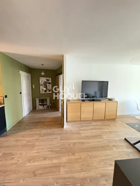 BANDOL CENTRE –T4 TRAVERSANT DE 81 M² AVEC GARAGE EN SOUS-SOL - Photo 4