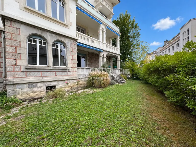Grand 5.5 pièces, cachet architectural et jardin - Photo 5