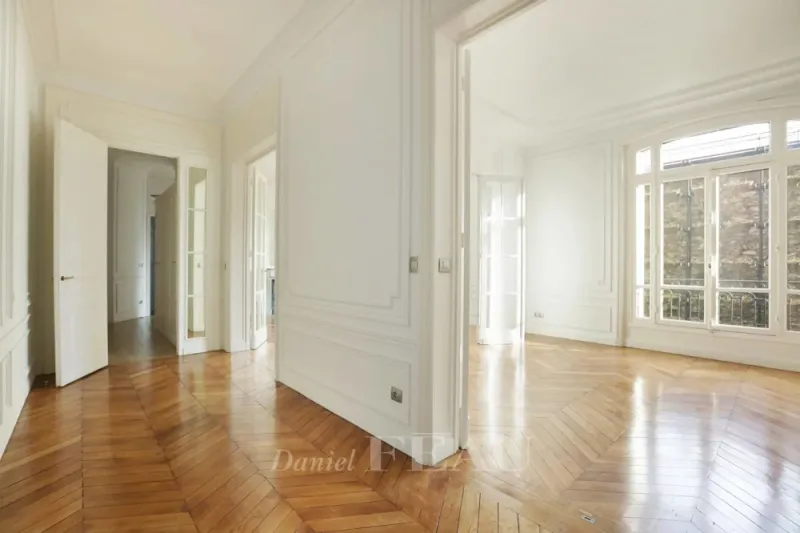 Appartement à louer, 4 pièces, 126 m², Paris