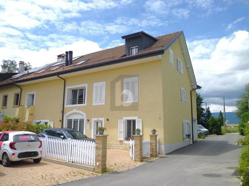 QUIET DUPLEX IN THE COUNTRYSIDE