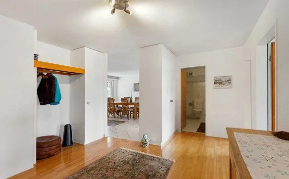 Gepflegte 3.5-Zimmerwohnung mit sonnigem Balkon und Blick ins Grüne - Photo 4