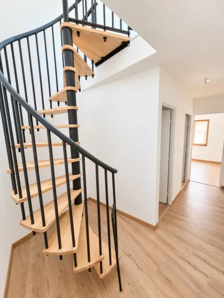 Maison de village rénovée de 80 m² au cœur du centre historique - Photo 5