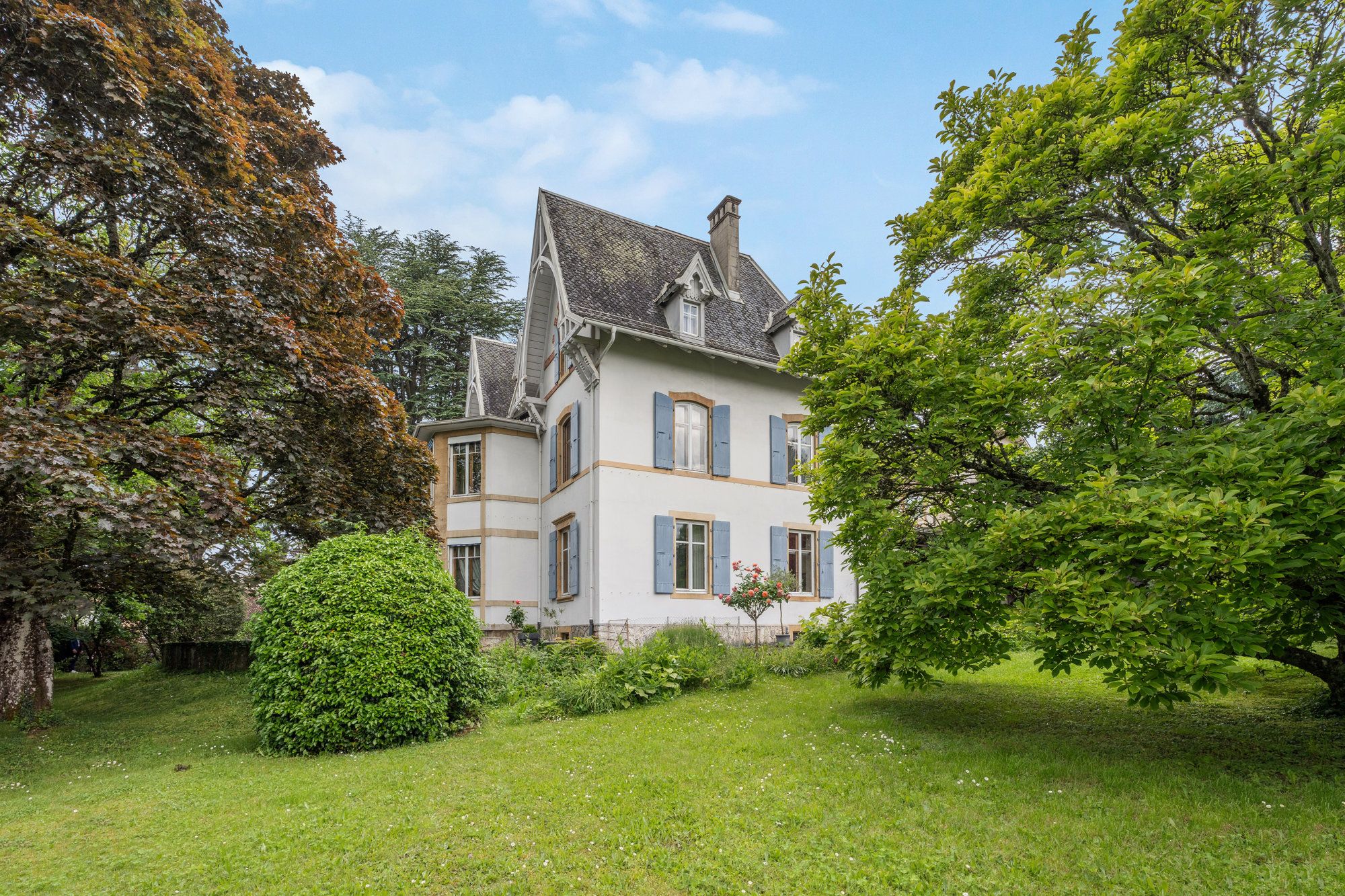 Belle demeure familiale de prestige au cœur de la nature