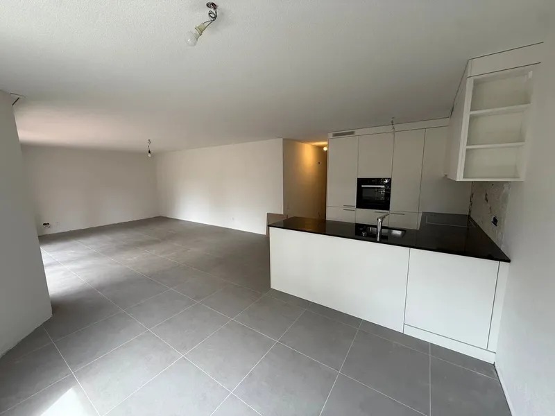 Appartement lumineux de 4.5 pièces avec balcon à Corcelles - Photo 4