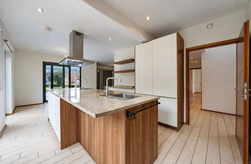 Maison à louer, 7 pièces, 240 m², Prangins
