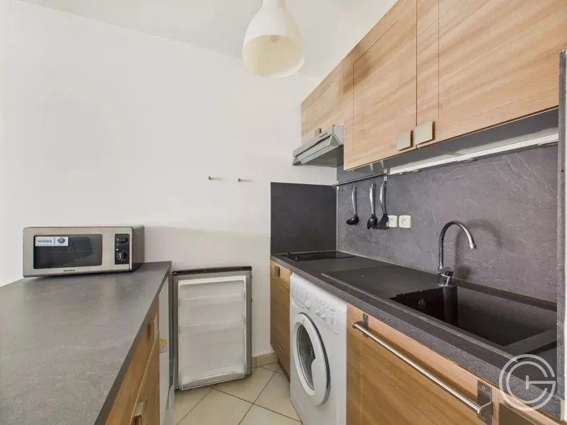 LOCATION MEUBLE - 31 RUE DE LA FONTAINE - NICE RIQUIER - Photo 5