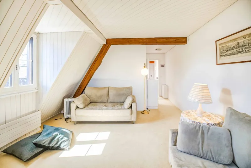 A FIND UNDER THE ROOF — 1.5-ROOM ATTIC APARTMENT IN HORGEN - Photo 3