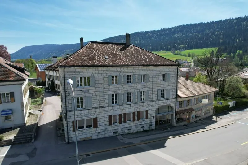 Maison à vendre, Couvet