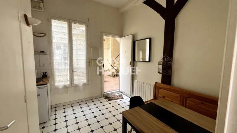 2 pièces plein de charme au coeur de la rue de Charenton - 31 m2 au sol - Photo 4