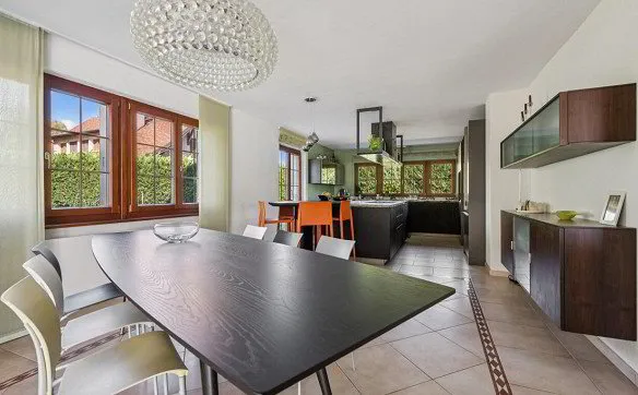 Entre lac et Jura, une villa de prestige pensée pour la famille - Photo 5