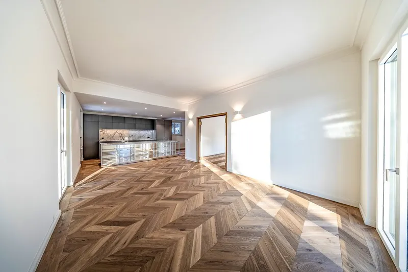 EXKLUSIVES WOHNJUWEL MIT STIL, ELEGANZ UND POOL - Photo 3
