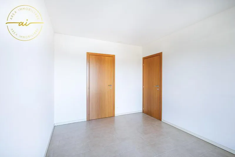 HELLES 5-ZIMMER-ATELIER MIT GROSSER TERRASSE IN CHIASSO - Photo 2