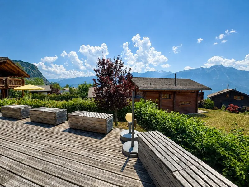 MAGNIFIQUE CHALET RÉNOVÉ – RÉSIDENCE SECONDAIRE & VENTE AUX ÉTRANGERS AUTORISÉES - Photo 4