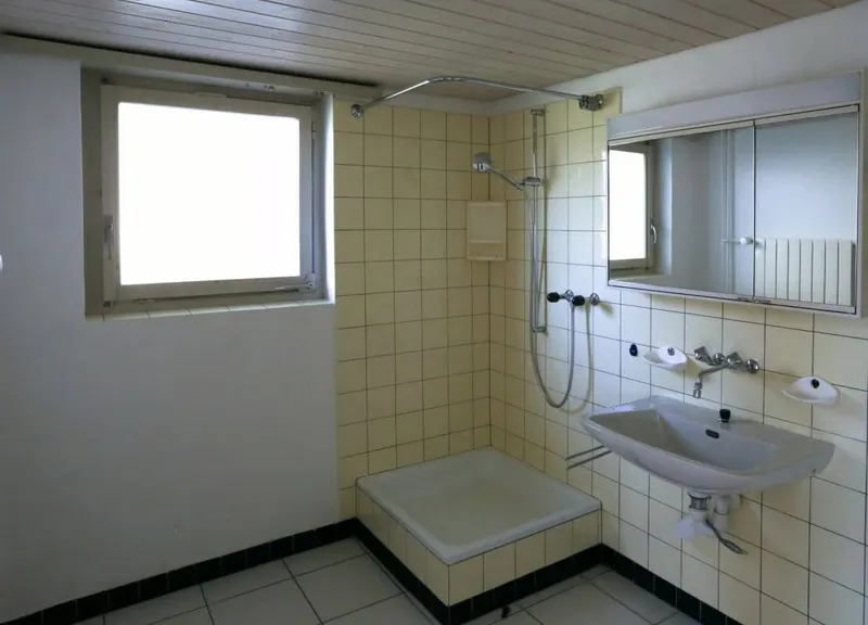 Haus mit 3 Wohnungen und Doppelgarage - Photo 4