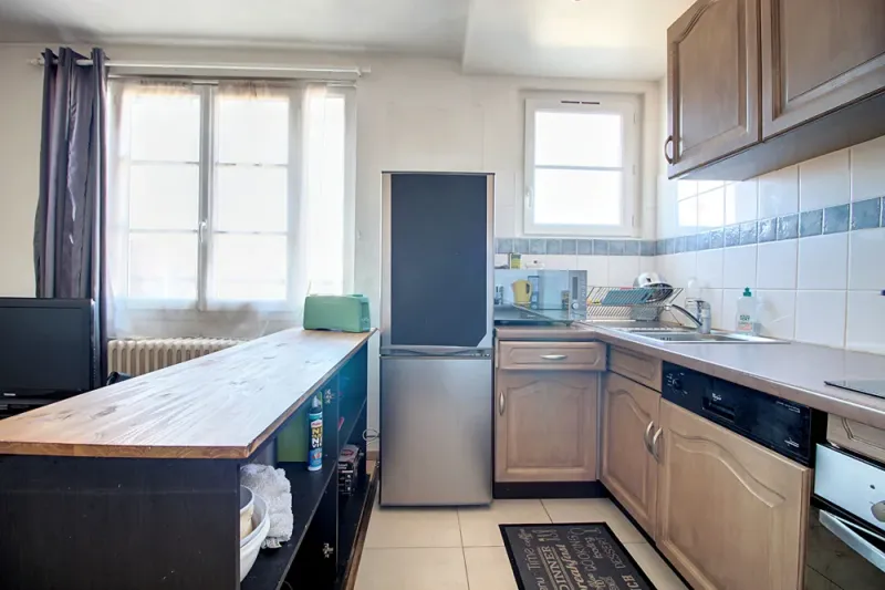 APPARTEMENT MEUBLE POISSY 2 PIECES 1 CHAMBRE - Photo 2