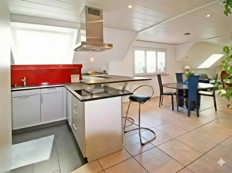 Prestigieux Duplex 5.5 pces "Pieds dans l'eau" avec Salle d'Escalade - Photo 2
