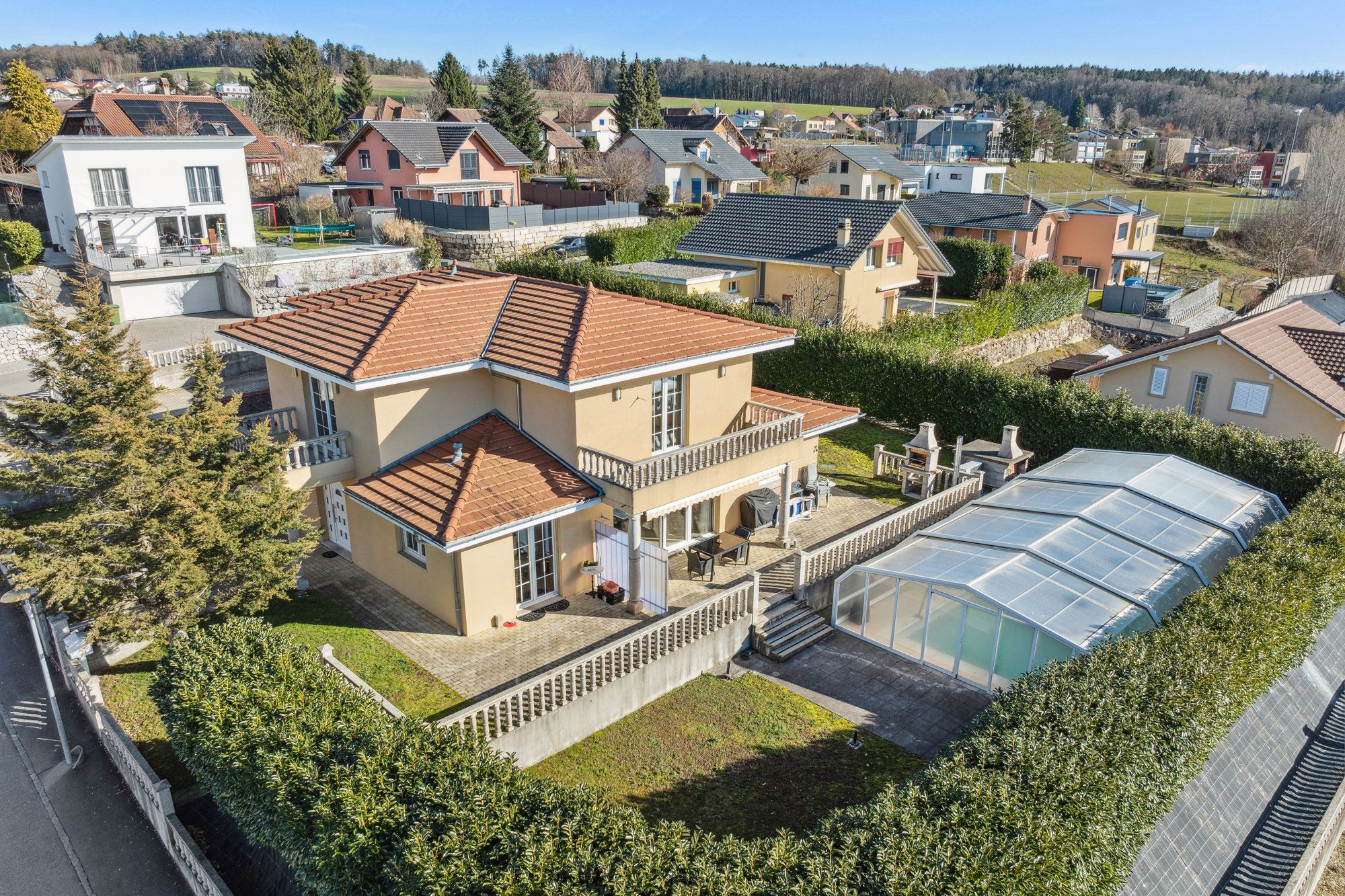 Spacieuse maison individuelle de bon standing avec piscine