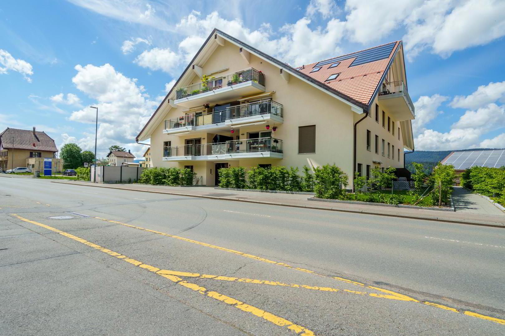 Spacieux appartement neuf face au lac