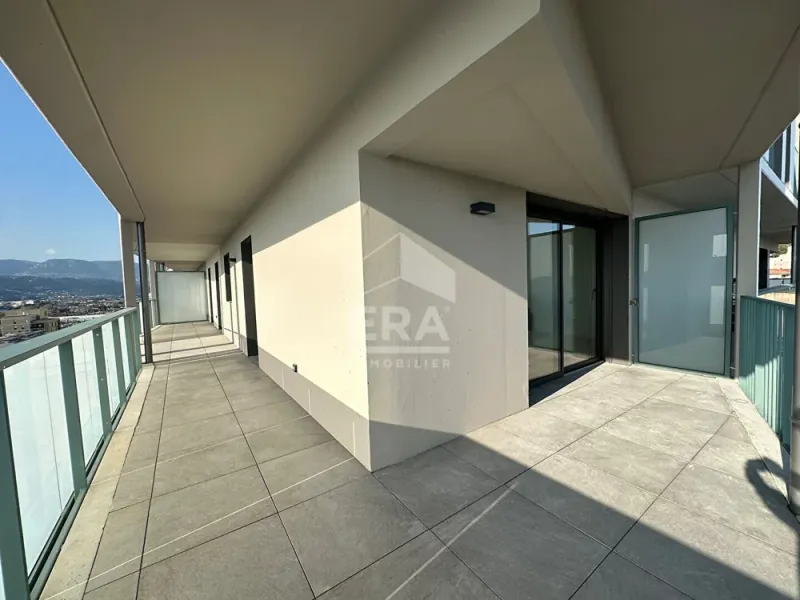 Appartement à louer, 3 pièces, Nice