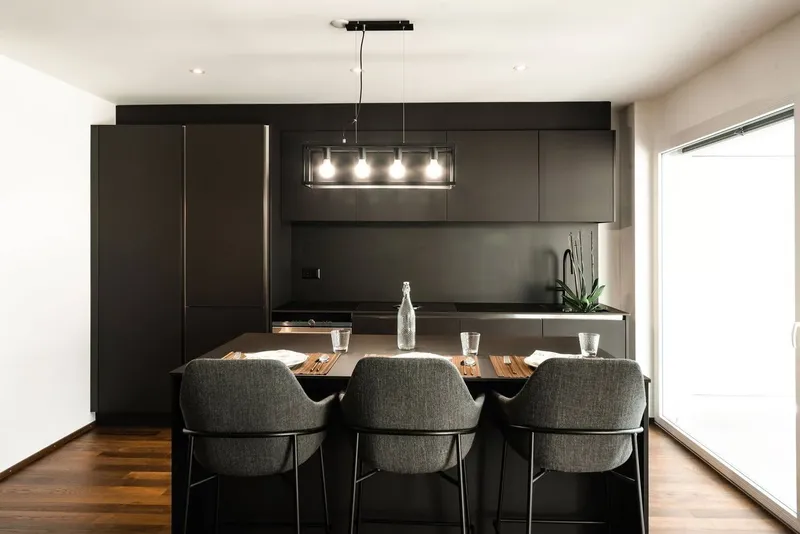 À vendre à Saxon - Splendide appartement meublé 2.5p avec balcon, immeuble récent et moderne - Photo 2