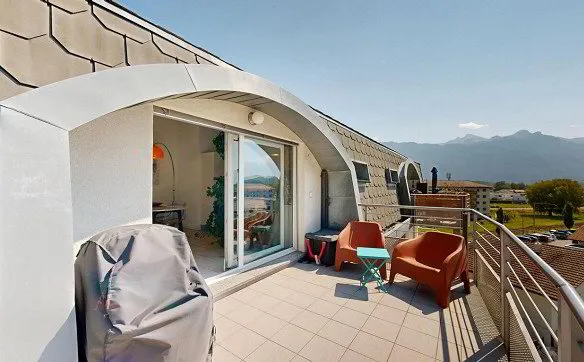Attique lumineux avec vue Lac et Montagnes au cœur du Bouveret - Photo 2